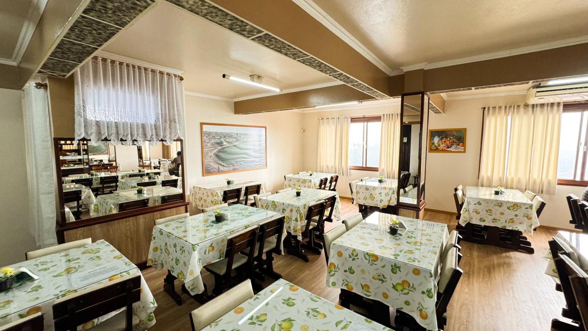 Fares Turis Hotel Уругуаяна Екстериор снимка
