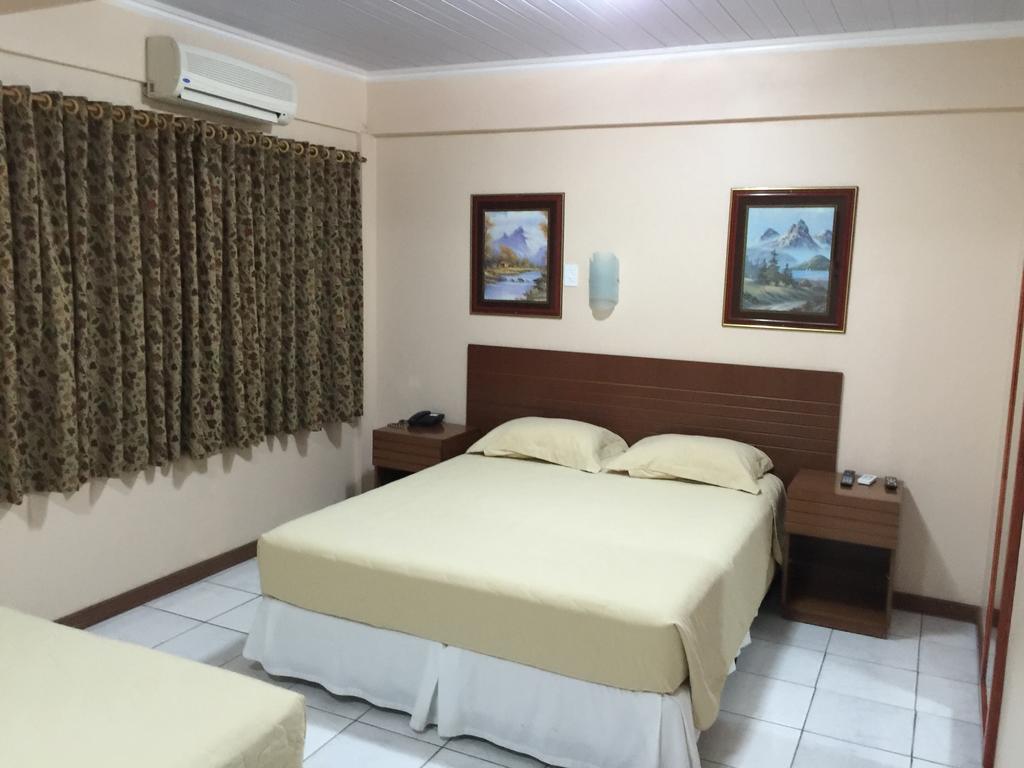 Fares Turis Hotel Уругуаяна Екстериор снимка