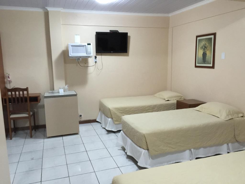 Fares Turis Hotel Уругуаяна Екстериор снимка