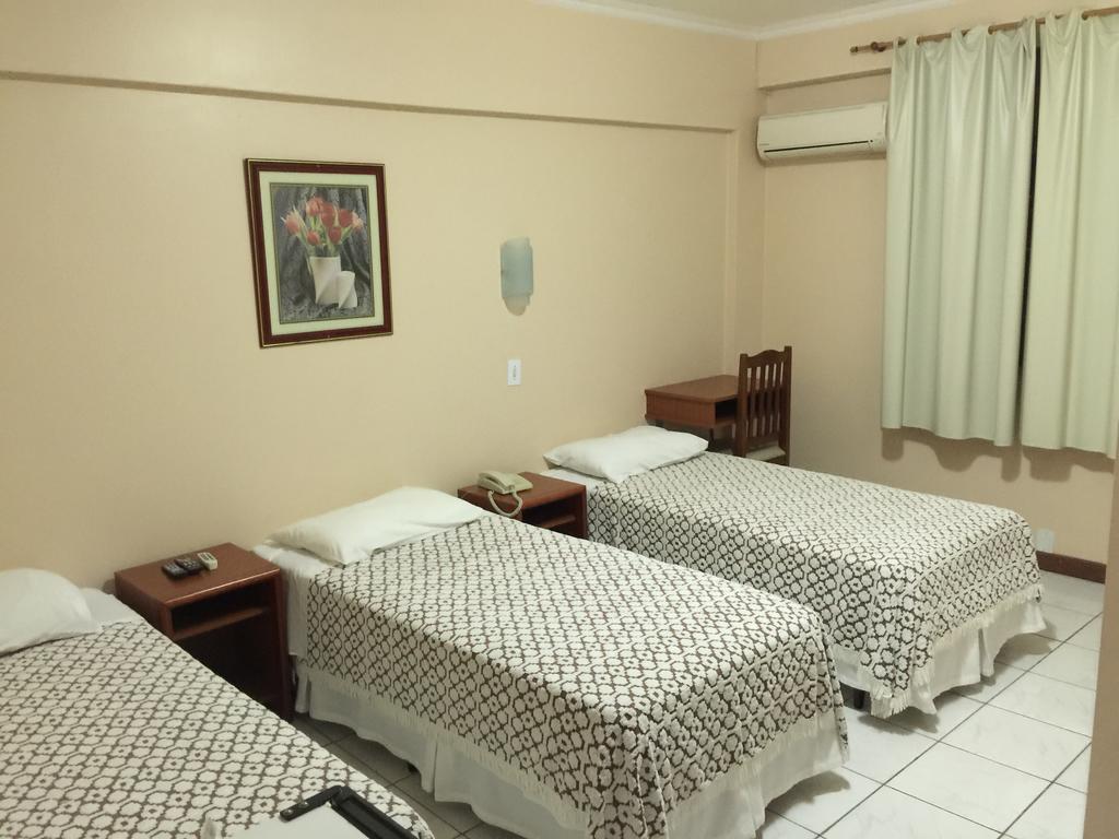 Fares Turis Hotel Уругуаяна Екстериор снимка